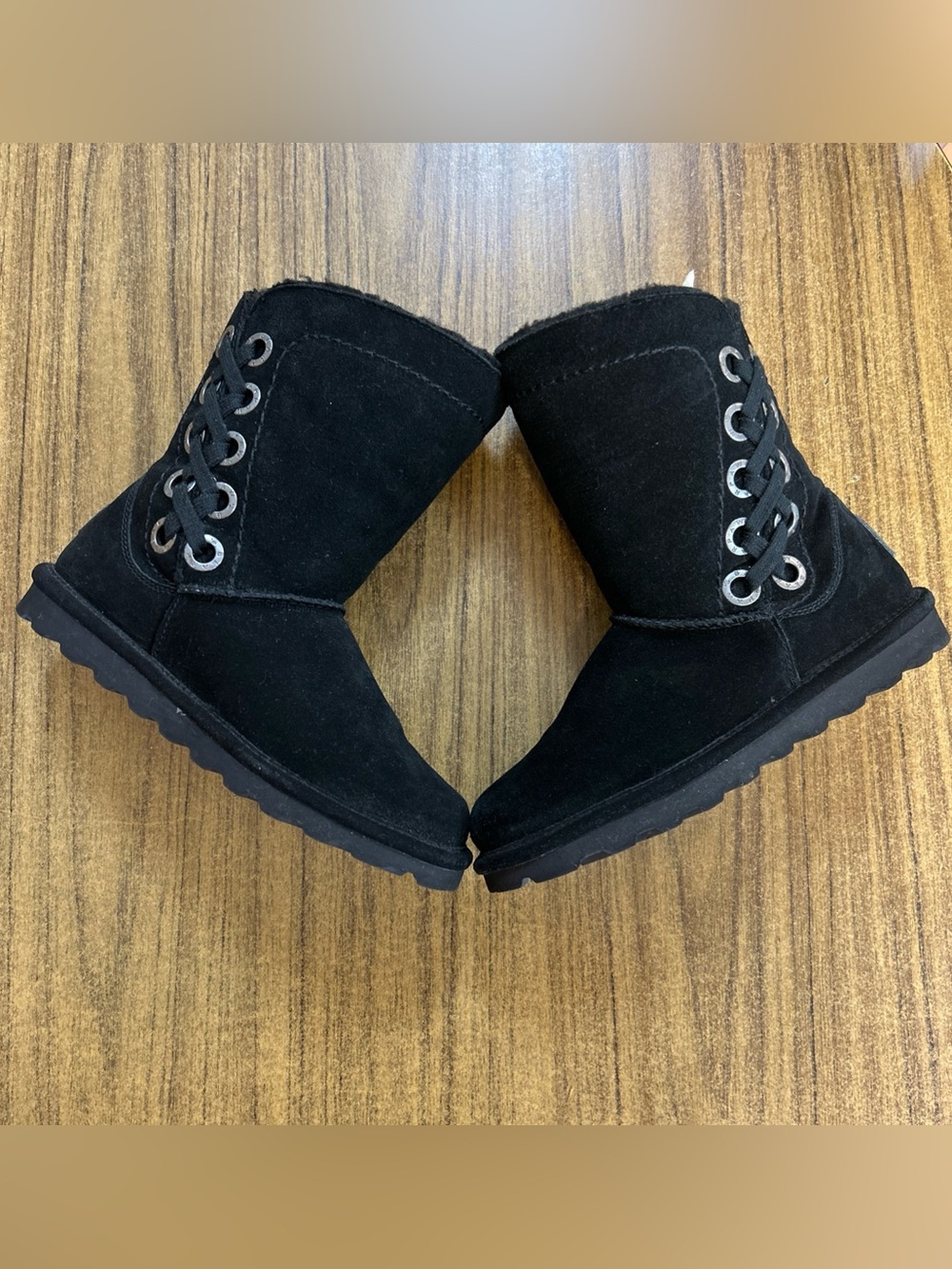 Bearpaw Women's Jenni Boots Solid Black w/Metal Eylet Lace Up on Sides Size 7